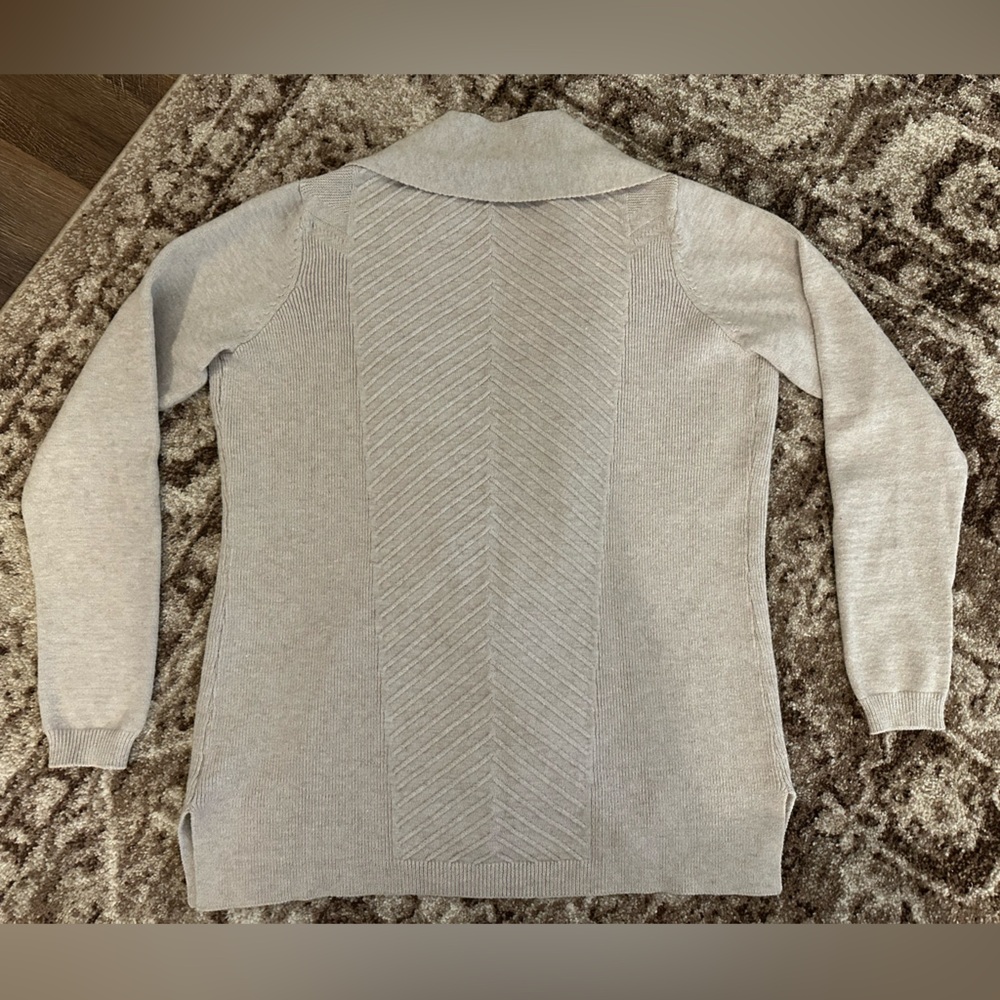 Evolution Cardigan - Size Medium - Picture 2 of 5